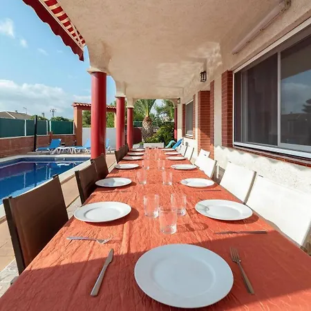 Vista Cunit Es Gran Casa Con Piscina, Barbacoa